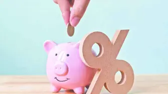 La Consar destacó que el Sistema de Ahorro para el Retiro registró en 2025 uno de sus desempeños más sólidos, con plusvalías por 1.14 billones de pesos, la primera vez en los 28 años de existencia del Sistema que los rendimientos superan el billón de pesos.

Para más información del tema, visita: https://www.eleconomista.com.mx/sectorfinanciero/recursos-administrados-afores-pasaron-20-24-pib-ano-20260115-795518.html

¡Síguenos en nuestras redes sociales para mantenerte informado!

Twitter: https://twitter.com/eleconomista 
Facebook: https://www.facebook.com/ElEconomista.mx
Instagram: https://www.instagram.com/eleconomistamx
LinkedIn: https://www.linkedin.com/company/el-economista/

#ElEconomista #Afores