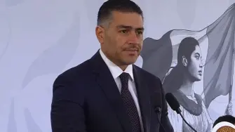 Omar García Harfuch informó que el académico fue detenido por faltas administrativas, liberado horas después y visto deambulando desorientado; autoridades de Nuevo León llevan el caso.

Para más información del tema, visita: https://www.eleconomista.com.mx/politica/garcia-harfuch-habla-sobre-maestro-colombiano-desaparecido-nuevo-leon-dijo-paradero-20260116-795655.html

¡Síguenos en nuestras redes sociales para mantenerte informado!

Twitter: https://twitter.com/eleconomista 
Facebook: https://www.facebook.com/ElEconomista.mx
Instagram: https://www.instagram.com/eleconomistamx
LinkedIn: https://www.linkedin.com/company/el-economista/

#ElEconomista #EETV