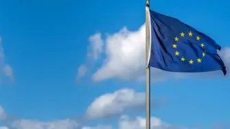 Funcionarios de naciones del Mercosur han dicho que no están del todo satisfechos con las regulaciones contempladas en el pacto.

Para más información del tema, visita: https://www.eleconomista.com.mx/economia/mercosur-union-europea-firman-historico-acuerdo-comercial-capital-paraguaya-20260117-795769.html 

¡Síguenos en nuestras redes sociales para mantenerte informado!

Twitter: https://twitter.com/eleconomista 
Facebook: https://www.facebook.com/ElEconomista.mx
Instagram: https://www.instagram.com/eleconomistamx
LinkedIn: https://www.linkedin.com/company/el-economista/

#ElEconomista #UE #Mercosur