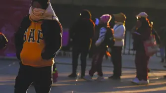 En el centro del país, incluido el Valle de México, se pronostica un ambiente muy frío durante la mañana, con bancos de niebla y lluvias aisladas en entidades como Ciudad de México, Estado de México, Morelos y Tlaxcala, principalmente durante las primeras horas del día.

Para más información del tema, visita: https://www.eleconomista.com.mx/https://www.eleconomista.com.mx/politica/frente-frio-29-cede-lluvias-heladas-vientos-intensos-domingo-20260117-795770.html 

¡Síguenos en nuestras redes sociales para mantenerte informado!

Twitter: https://twitter.com/eleconomista 
Facebook: https://www.facebook.com/ElEconomista.mx
Instagram: https://www.instagram.com/eleconomistamx
LinkedIn: https://www.linkedin.com/company/el-economista/

#ElEconomista #Clima #FrenteFrío
