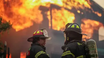 El epicentro de la tragedia se encuentra en las localidades de Penco y Lirquén, en Concepción.

Para más información del tema, visita: https://www.eleconomista.com.mx/internacionales/incendios-control-sur-chile-dejan-15-muertos-50-000-evacuados-20260118-795806.html 

¡Síguenos en nuestras redes sociales para mantenerte informado!

Twitter: https://twitter.com/eleconomista 
Facebook: https://www.facebook.com/ElEconomista.mx
Instagram: https://www.instagram.com/eleconomistamx
LinkedIn: https://www.linkedin.com/company/el-economista/

#ElEconomista #Chile #Incendio