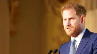 El príncipe Enrique, al borde de las lágrimas, acusó el miércoles a los tabloides de convertir en un "absoluto infierno" la vida de su esposa Meghan, en el juicio en Londres contra la editorial de Daily Mail y The Mail On Sunday.

¡Síguenos en nuestras redes sociales para mantenerte informado!

Twitter: https://twitter.com/eleconomista 
Facebook: https://www.facebook.com/ElEconomista.mx
Instagram: https://www.instagram.com/eleconomistamx
LinkedIn: https://www.linkedin.com/company/el-economista/

#ElEconomista #PríncipeHarry