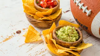 La caída del precio del aguacate en México reconfigura el costo del guacamole justo antes del mayor pico de consumo del año.

Para más información del tema, visita: https://www.eleconomista.com.mx/bistronomie/guacamole-sera-barato-rumbo-super-bowl-2026-aguacate-cae-26-20260122-796397.html

¡Síguenos en nuestras redes sociales para mantenerte informado!

Twitter: https://twitter.com/eleconomista 
Facebook: https://www.facebook.com/ElEconomista.mx
Instagram: https://www.instagram.com/eleconomistamx
LinkedIn: https://www.linkedin.com/company/el-economista/

#ElEconomista #EETV