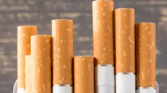 El tabaco se encareció 12.22% en la primera quincena de enero, mientras que el refresco tuvo su mayor incremento desde 2014 para un periodo similar, según datos del Inegi.

Para más información del tema, visita: https://www.eleconomista.com.mx/finanzaspersonales/precio-cigarros-mayor-alza-historia-ajustes-ieps-20260123-796589.html

¡Síguenos en nuestras redes sociales para mantenerte informado!

Twitter: https://twitter.com/eleconomista 
Facebook: https://www.facebook.com/ElEconomista.mx
Instagram: https://www.instagram.com/eleconomistamx
LinkedIn: https://www.linkedin.com/company/el-economista/
T

#ElEconomista #EETV