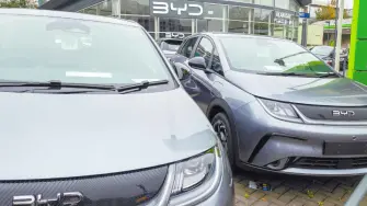 El año pasado se comercializaron en México más de 240,000 unidades de marcas originarias del país asiático y BYD se perfiló como la más importante, superando a logotipos de mayor trayectoria en el país como Chrysler, Hyundai, Ford o Honda.

Para más información del tema, visita: https://www.eleconomista.com.mx/empresas/marcas-chinas-autos-son-terceras-elegidas-mexico-20260123-796675.html

¡Síguenos en nuestras redes sociales para mantenerte informado!

Twitter: https://twitter.com/eleconomista 
Facebook: https://www.facebook.com/ElEconomista.mx
Instagram: https://www.instagram.com/eleconomistamx
LinkedIn: https://www.linkedin.com/company/el-economista/

#ElEconomista #Autos #China