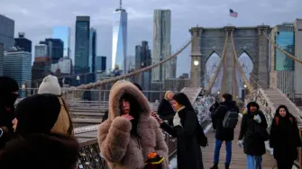 Se espera nieve, aguanieve, lluvia helada y frío peligroso el domingo

Para más información del tema, visita: https://www.eleconomista.com.mx/internacionales/tormenta-estados-unidos-deja-electricidad-400-000-clientes-20260125-796861.html 

¡Síguenos en nuestras redes sociales para mantenerte informado!

Twitter: https://twitter.com/eleconomista 
Facebook: https://www.facebook.com/ElEconomista.mx
Instagram: https://www.instagram.com/eleconomistamx
LinkedIn: https://www.linkedin.com/company/el-economista/

#ElEconomista #TormentaInvernal #EstadosUnidos