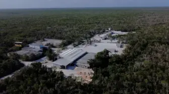 El litigio comenzó en 2018 por acciones gubernamentales que datan de 2009, cuando el ayuntamiento de Solidaridad modificó el POEL.

Para más información del tema, visita: https://www.eleconomista.com.mx/estados/ven-implicaciones-negativas-mexico-t-mec-caso-calica-20260125-796880.html

¡Síguenos en nuestras redes sociales para mantenerte informado!

Twitter: https://twitter.com/eleconomista 
Facebook: https://www.facebook.com/ElEconomista.mx
Instagram: https://www.instagram.com/eleconomistamx
LinkedIn: https://www.linkedin.com/company/el-economista/
T

#ElEconomista #EETV