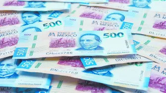 El peso gana terreno en un mercado que se prepara para conocer la primera decisión de política monetaria en el año de la Fed estadounidense, mañana.

Para más información del tema, visita: https://www.eleconomista.com.mx/mercados/precio-dolar-hoy-27-enero-2026-cuanto-cotiza-20260127-797173.html

¡Síguenos en nuestras redes sociales para mantenerte informado!

Twitter: https://twitter.com/eleconomista 
Facebook: https://www.facebook.com/ElEconomista.mx
Instagram: https://www.instagram.com/eleconomistamx
LinkedIn: https://www.linkedin.com/company/el-economista/

#ElEconomista #EETV