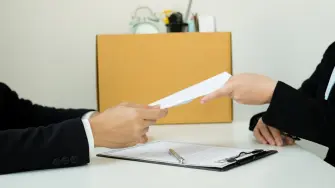 La Suprema Corte discutirá este jueves un proyecto de resolución que ha causado preocupación en el ámbito laboral por sus posibles implicaciones regresivas en la protección de los derechos de los trabajadores relacionada con el despido injustificado.

Para más información del tema, visita: https://www.eleconomista.com.mx/politica/scjn-analiza-proyecto-sobre-prescripcion-despidos-especialistas-ven-retroceso-20260128-797356.html

¡Síguenos en nuestras redes sociales para mantenerte informado!

Twitter: https://twitter.com/eleconomista 
Facebook: https://www.facebook.com/ElEconomista.mx
Instagram: https://www.instagram.com/eleconomistamx
LinkedIn: https://www.linkedin.com/company/el-economista/

#ElEconomista #EETV