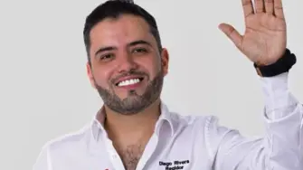 La Secretaría General de Gobierno descartó ingobernabilidad y anticipó que en próximas horas sesionará el cabildo para designar presidente municipal interino.

Para más información del tema, visita: https://www.eleconomista.com.mx/politica/extorsion-vinculos-delincuencia-acusaciones-alcalde-tequila-20260205-798563.html

¡Síguenos en nuestras redes sociales para mantenerte informado!

Twitter: https://twitter.com/eleconomista 
Facebook: https://www.facebook.com/ElEconomista.mx
Instagram: https://www.instagram.com/eleconomistamx
LinkedIn: https://www.linkedin.com/company/el-economista/

#ElEconomista #EETV