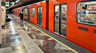 La Línea 2 del Metro CDMX tendrá cierres anticipados y suspensión dominical en tres estaciones a partir del 9 de febrero, como parte de obras de rehabilitación rumbo al Mundial 2026.

Para más información del tema, visita: https://www.eleconomista.com.mx/politica/linea-2-metro-cdmx-tendra-cierres-parciales-obras-fechas-horarios-estaciones-afectadas-20260205-798574.html

¡Síguenos en nuestras redes sociales para mantenerte informado!

Twitter: https://twitter.com/eleconomista 
Facebook: https://www.facebook.com/ElEconomista.mx
Instagram: https://www.instagram.com/eleconomistamx
LinkedIn: https://www.linkedin.com/company/el-economista/

#ElEconomista #EETV