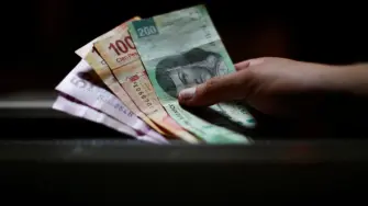 La economía mexicana ha entrado en un proceso de desaceleración estructural desde el año 2016, ante la serie de recortes en el gasto público para la logística de transporte que se han vuelto consistentes, advirtió Finamex, Casa de bolsa.

Para más información del tema, visita: https://www.eleconomista.com.mx/economia/finamex-anticipa-recuperacion-pib-mexico-lenta-vulnerable-2026-20260206-798744.html

Twitter: https://twitter.com/eleconomista 
Sitio web: https://www.eleconomista.com.mx/ 
Facebook: https://www.facebook.com/ElEconomista.mx 
Instagram: https://www.instagram.com/eleconomistamx

#ElEconomista #CapitalHumano #EETV