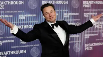 Los comentarios que recibió iban de la simpatía a la burla.

Para más información del tema, visita: https://www.eleconomista.com.mx/arteseideas/multimillonario-elon-musk-dinero-compra-felicidad-20260207-798802.html 

¡Síguenos en nuestras redes sociales para mantenerte informado!

Twitter: https://twitter.com/eleconomista 
Facebook: https://www.facebook.com/ElEconomista.mx
Instagram: https://www.instagram.com/eleconomistamx
LinkedIn: https://www.linkedin.com/company/el-economista/

#ElEconomista #ElonMusk