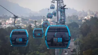 Ciudad de México está construyendo la línea de teleférico urbano más larga del planeta. Esta solución para acortar distancias y descongestionar el tránsito se convirtió también en una atracción turística.

¡Síguenos en nuestras redes sociales para mantenerte informado!

Twitter: https://twitter.com/eleconomista 
Facebook: https://www.facebook.com/ElEconomista.mx
Instagram: https://www.instagram.com/eleconomistamx
LinkedIn: https://www.linkedin.com/company/el-economista/
T

#ElEconomista #EETV #Cablebús