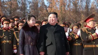 El líder norcoreano, Kim Jong Un, ha consolidado a su hija Ju Ae como su aparente heredera antes de una importante conferencia del partido de gobierno, afirmó el jueves un legislador surcoreano tras una sesión informativa con la principal agencia de inteligencia de su país.

¡Síguenos en nuestras redes sociales para mantenerte informado!

Twitter: https://twitter.com/eleconomista 
Facebook: https://www.facebook.com/ElEconomista.mx
Instagram: https://www.instagram.com/eleconomistamx
LinkedIn: https://www.linkedin.com/company/el-economista/

#ElEconomista
