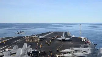 El Pentágono ordenó movilizar a Medio Oriente el portaviones que desplegó en el Caribe para la operación contra Nicolás Maduro en Venezuela, según reportes de prensa, en momentos en que el presidente estadounidense, Donald Trump, sopesa acciones militares contra Irán.

¡Síguenos en nuestras redes sociales para mantenerte informado!

Twitter: https://twitter.com/eleconomista 
Facebook: https://www.facebook.com/ElEconomista.mx
Instagram: https://www.instagram.com/eleconomistamx
LinkedIn: https://www.linkedin.com/company/el-economista/


#ElEconomista #EETV #EU #Irán #Nuclear