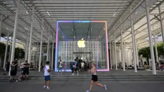 Un tribunal de apelaciones de Estados ⁠Unidos rechazó este viernes un recurso presentado por Apple, Google, Intel, ‌Cisco Systems y Edwards Lifesciences contra ⁠una medida de la ⁠Oficina de Patentes y Marcas Registradas ‌de Estados Unidos.

Para más información del tema, visita: https://www.eleconomista.com.mx/tecnologia/apple-intel-google-pierden-nuevo-demanda-politica-revision-patentes-eu-20260213-799798.html

¡Síguenos en nuestras redes sociales para mantenerte informado!

Twitter: https://twitter.com/eleconomista 
Facebook: https://www.facebook.com/ElEconomista.mx
Instagram: https://www.instagram.com/eleconomistamx
LinkedIn: https://www.linkedin.com/company/el-economista/

#ElEconomista #EETV