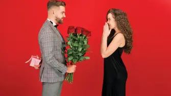 El 14 de febrero encarecen rosas, girasoles y tulipanes, entre otras flores, para los comerciantes y, por ende, para el consumidor final.

Para más información del tema, visita: https://www.eleconomista.com.mx/finanzaspersonales/flores-nubes-precios-disparan-100-dia-san-valentin-20260214-799861.html

¡Síguenos en nuestras redes sociales para mantenerte informado!

Twitter: https://twitter.com/eleconomista 
Facebook: https://www.facebook.com/ElEconomista.mx
Instagram: https://www.instagram.com/eleconomistamx
LinkedIn: https://www.linkedin.com/company/el-economista/

#ElEconomista #EETV #Flores #SanValentín