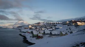 El mes pasado, el mandatario dio marcha atrás en sus amenazas de apoderarse de ese territorio autónomo de Dinamarca.

Para más información del tema, visita: https://www.eleconomista.com.mx/internacionales/primera-ministra-danesa-cree-trump-aun-quiere-adquirir-groenlandia-20260214-799922.html 

¡Síguenos en nuestras redes sociales para mantenerte informado!

Twitter: https://twitter.com/eleconomista 
Facebook: https://www.facebook.com/ElEconomista.mx
Instagram: https://www.instagram.com/eleconomistamx
LinkedIn: https://www.linkedin.com/company/el-economista/

#ElEconomista #Groenlandia #Trump