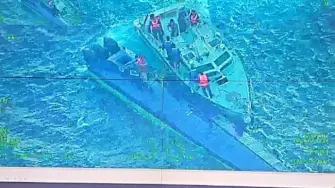 El secretario de Seguridad y Protección Ciudadana, Omar García Harfuch, informó este jueves la interceptación de un narcosemisumergible en Manzanillo, Colima.

Para más información del tema, visita: https://www.eleconomista.com.mx/politica/harfuch-anuncia-golpe-narco-aguas-semar-asegura-semisumergible-toneladas-cocaina-colima-20260219-800654.html

¡Síguenos en nuestras redes sociales para mantenerte informado!

Twitter: https://twitter.com/eleconomista 
Facebook: https://www.facebook.com/ElEconomista.mx
Instagram: https://www.instagram.com/eleconomistamx
LinkedIn: https://www.linkedin.com/company/el-economista/

#ElEconomista #Narcotráfico #Semar