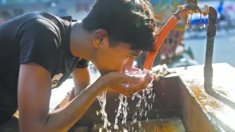 Sustituir el garrafón por un servicio de purificación puede representar un ahorro de hasta el 40% anual para una familia, transformando un gasto hormiga y variable en un costo fijo y predecible.