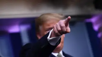 El presidente estadounidense, Donald Trump, dijo este jueves que se da un plazo de "diez días" para decidir si es posible un acuerdo con Irán y advirtió que, en caso contrario, sucederán "cosas malas".

Para más información del tema, visita: https://www.eleconomista.com.mx/internacionales/trump-lanza-ultimatum-10-dias-iran-buscar-acuerdo-sucederan-cosas-malas-20260219-800678.html

¡Síguenos en nuestras redes sociales para mantenerte informado!

Twitter: https://twitter.com/eleconomista 
Facebook: https://www.facebook.com/ElEconomista.mx
Instagram: https://www.instagram.com/eleconomistamx
LinkedIn: https://www.linkedin.com/company/el-economista/

#ElEconomista #EETV