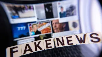 Después de que las fuerzas mexicanas mataran el domingo a “El Mencho”, líder del CJNG, se difundieron por las redes sociales relatos falsos de violencia espectacular, alimentados por ‌lo que, según los investigadores, fue una campaña de propaganda coordinada por el crimen organizado.

Para más información del tema, visita: https://www.eleconomista.com.mx/tecnologia/asesinato-mencho-cjng-utilizo-fake-news-sembrar-miedo-mexico-20260224-801414.html

¡Síguenos en nuestras redes sociales para mantenerte informado!

Twitter: https://twitter.com/eleconomista 
Facebook: https://www.facebook.com/ElEconomista.mx
Instagram: https://www.instagram.com/eleconomistamx
LinkedIn: https://www.linkedin.com/company/el-economista/

#ElEconomista #EETV