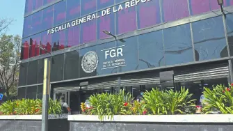 La FGR informó que recibió un escrito, entregado por quien dijo ser representante jurídico de familiares de Rubén Nemesio Oseguera Cervantes, "El Mencho", quien ya fue identificado genéticamente.

Para más información del tema, visita: https://www.eleconomista.com.mx/politica/fgr-informa-cuerpo-mencho-reclamado-familia-20260225-801596.html

¡Síguenos en nuestras redes sociales para mantenerte informado!

Twitter: https://twitter.com/eleconomista 
Facebook: https://www.facebook.com/ElEconomista.mx
Instagram: https://www.instagram.com/eleconomistamx
LinkedIn: https://www.linkedin.com/company/el-economista/

#ElEconomista #ElMencho