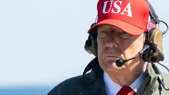 El presidente estadounidense, ⁠Donald Trump, planteó este viernes ‌la ⁠posibilidad de una "toma de ⁠control amistosa" ‌de Cuba ​y dijo a periodistas en ​la Casa Blanca que el secretario de Estado ‌Marco ​Rubio está tratando el asunto "a muy alto nivel".

Para más información del tema, visita: https://www.eleconomista.com.mx/internacionales/trump-dice-estudia-toma-control-amistosa-cuba-20260227-801988.html

¡Síguenos en nuestras redes sociales para mantenerte informado!

Twitter: https://twitter.com/eleconomista 
Facebook: https://www.facebook.com/ElEconomista.mx
Instagram: https://www.instagram.com/eleconomistamx
LinkedIn: https://www.linkedin.com/company/el-economista/

#ElEconomista #Trump #Cuba