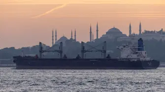 Estados Unidos suspendió sus servicios consulares en una parte del sur de Turquía y ordenó al personal diplomático no esencial abandonar la zona "por los riesgos para su seguridad".

Para más información del tema, visita:https://www.eleconomista.com.mx/internacionales/estados-unidos-ordena-personal-diplomatico-esencial-abandonar-sur-turquia-20260309-803306.html

Twitter: https://twitter.com/eleconomista   
Sitio web: https://www.eleconomista.com.mx/   
Facebook: https://www.facebook.com/ElEconomista.mx   
 
#ElEconomista  #EETV