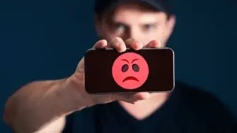 Apps de préstamos ilegales en México pueden extorsionar y cometer fraude utilizando tus datos personales. Autoridades explican riesgos, modos de operación y recomendaciones para denunciar y proteger tu información financiera.

Para más información del tema, visita:https://www.eleconomista.com.mx/finanzaspersonales/apps-prestamos-ilegales-asi-operan-montadeudas-victima-20260309-803328.html 

Twitter: https://twitter.com/eleconomista 
Sitio web: https://www.eleconomista.com.mx/ 
Facebook: https://www.facebook.com/ElEconomista.mx 

#ElEconomista #EETV #FinanzasPersonales