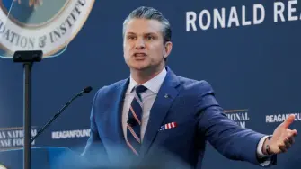 El jefe del Pentágono, Pete Hegseth, dijo que los ataques contra Irán se intensificarán el martes, con los bombardeos más fuertes desde que Washington lanzó la guerra hace 10 días.

Para más información del tema, visita: https://news.afp.com/#/c/main/actu/videos?id=newsml.afp.com.20260310T152259Z.doc-a2nx2g4&type=video
¡Síguenos en nuestras redes sociales para mantenerte informado!

Twitter: https://twitter.com/eleconomista 
Facebook: https://www.facebook.com/ElEconomista.mx
Instagram: https://www.instagram.com/eleconomistamx
LinkedIn: https://www.linkedin.com/company/el-economista/

#ElEconomista #EETV