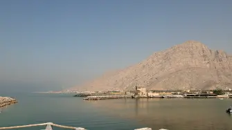 Imagen del puerto pesquero de Al Aqir en el estrecho de Ormuz, en el emirato norteño de Ras Al Khaimah.