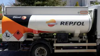 FILE PHOTO: The Repsol logo is displayed on a tanker truck at a petrol station in Arriate, Spain, March 31, 2025. REUTERS/Jon Nazca/File Photo