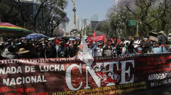 CNTE marcha en la CDMX e inicia paro nacional.