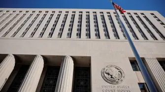 Un jurado de Los Ángeles determinó este miércoles que Meta y YouTube son responsables de haber perjudicado a una joven mediante el diseño adictivo de sus plataformas de redes sociales y ordenó a las empresas pagar tres millones de dólares por daños.