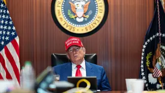 El portavoz del Ministerio de Relaciones Exteriores de Irán desmintió este miércoles que su país pidiera un cese el fuego como afirma el presidente de Estados Unidos, Donald Trump, reportó la televisión estatal.

Para más información del tema, visita: https://www.eleconomista.com.mx/internacionales/iran-desmiente-haya-pedido-alto-fuego-califica-falsas-declaraciones-trump-20260401-806929.html

¡Síguenos en nuestras redes sociales para mantenerte informado!

Twitter: https://twitter.com/eleconomista 
Facebook: https://www.facebook.com/ElEconomista.mx
Instagram: https://www.instagram.com/eleconomistamx
LinkedIn: https://www.linkedin.com/company/el-economista/

#ElEconomista #Trump #Irán