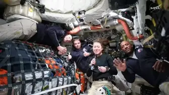 Los miembros de la tripulación de la misión Artemis II de la NASA, Jeremy Hansen, Reid Wiseman, Christina Koch y Victor Glover, respondieron a las preguntas de los periodistas durante la primera transmisión de datos de su misión, el 2 de abril de 2026.