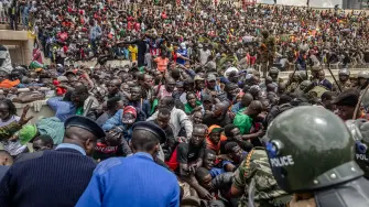 Una estampida durante una visita turística a un fortaleza histórica en Haití causó al menos una treintena de muertos el fin de semana, entre ellos varios jóvenes.

¡Síguenos en nuestras redes sociales para mantenerte informado!