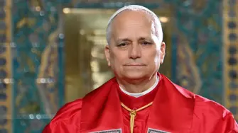 Ahora que el sumo pontífice pisa suelo africano, su visita a Angola y Camerún transmite un mensaje de fe, reconciliación y esperanza. La visita también pone de relieve el papel fundamental de África en la Iglesia católica mundial. Los otros dos países son Argelia, de mayoría musulmana, y Guinea Ecuatorial, el único país de habla hispana en África.    

¡Síguenos en nuestras redes sociales para mantenerte informado!