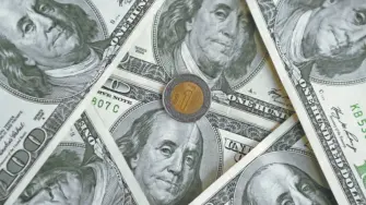 El peso cae por la moderada recuperación del dólar, en espera de noticias de un posible acercamiento para negociar un acuerdo de ‌paz entre EU ​e Irán.

¡Síguenos en nuestras redes sociales para mantenerte informado!