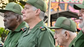 El presidente de Cuba, Miguel Díaz-Canel, aseguró este jueves que su país está "listo" para afrontar una agresión militar de Estados Unidos y reafirmó el carácter "socialista" del Estado cubano con motivo del 65º aniversario de la invasión de Bahía de Cochinos.