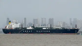 El ministro ⁠de Asuntos Exteriores de Irán dijo que el ⁠paso de ‌todos los buques ​comerciales por el estrecho ​de Ormuz queda completamente abierto durante el periodo restante ‌del ​alto el fuego, en consonancia con el alto el fuego en Líbano.

¡Síguenos en nuestras redes sociales para mantenerte informado!