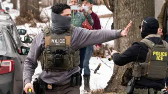 México encabeza la lista de nacionalidades con más fallecimientos en centros de detención migratoria en Estados Unidos.

¡Síguenos en nuestras redes sociales para mantenerte informado!