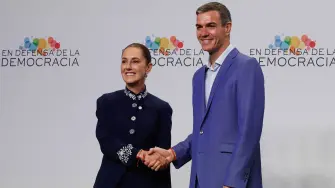 La mandataria mexicana llegó a Barcelona el viernes por la noche.

Para más información del tema, visita: https://www.eleconomista.com.mx/politica/sheinbaum-da-zanjado-barcelona-desencuentro-espana-20260418-809308.html

¡Síguenos en nuestras redes sociales para mantenerte informado!

Twitter: https://twitter.com/eleconomista 
Facebook: https://www.facebook.com/ElEconomista.mx
Instagram: https://www.instagram.com/eleconomistamx
LinkedIn: https://www.linkedin.com/company/el-economista/

#ElEconomista #Sheinbaum