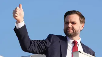 En medio de las nuevas amenazas de Donald Trump, el equipo estadounidense estará el lunes en Pakistán, país que medió desde el inicio del conflicto.

Para más información del tema, visita: https://www.eleconomista.com.mx/internacionales/vance-encabezara-delegacion-eu-negociacion-iran-20260419-809359.html

¡Síguenos en nuestras redes sociales para mantenerte informado!

Twitter: https://twitter.com/eleconomista 
Facebook: https://www.facebook.com/ElEconomista.mx
Instagram: https://www.instagram.com/eleconomistamx
LinkedIn: https://www.linkedin.com/company/el-economista/

#ElEconomista #Irán #EstadosUnidos