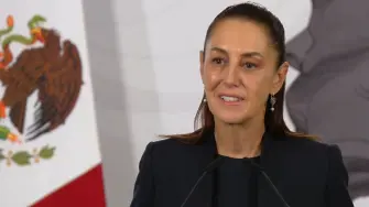 La presidenta de México, Claudia Sheinbaum, afirmó este lunes que no existe justificación para los altos precios del diésel que actualmente se registran en diversas estaciones de servicio.

Para más información del tema, visita:https://www.eleconomista.com.mx/politica/sheinbaum-cuestiona-alza-precio-diesel-anuncia-reunion-gasolineros-20260420-809487.html
Twitter: https://twitter.com/eleconomista 
Sitio web: https://www.eleconomista.com.mx/ 
Facebook: https://www.facebook.com/ElEconomista.mx 

#ElEconomista #CapitalHumano #EETV