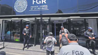 Buscan cambios en investigación e inteligencia para mejorar procuración.

Para más información del tema, visita:https://www.eleconomista.com.mx/politica/llegan-juez-17-investigaciones-fgr-20260419-809460.html
Twitter: https://twitter.com/eleconomista 
Sitio web: https://www.eleconomista.com.mx/ 
Facebook: https://www.facebook.com/ElEconomista.mx 

#ElEconomista #CapitalHumano #EETV