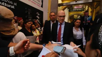 Volker Türk, el alto comisionado de la ONU para los derechos humanos, se reunió este martes con familiares de desaparecidos en México entre reclamos de otros activistas que pidieron ser escuchados ante lo que denuncian como una "crisis".