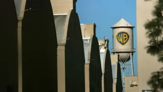 La operación podría culminar en el tercer trimestre de 2026. La fusión dará lugar a un conglomerado que incluirá cadenas como CNN, CBS, HBO y Nickelodeon, redefiniendo el panorama de los medios de comunicación.

¡Síguenos en nuestras redes sociales para mantenerte informado!